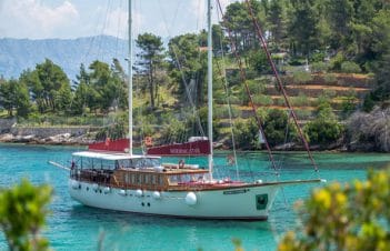 Crewed Yachts & Gulets