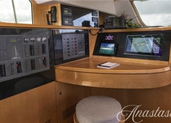 Catamaran Anastasia - Captain station - High Point Yachting