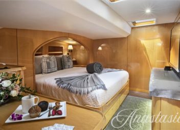 Catamaran Anastasia - Owner suite - High Point Yachting