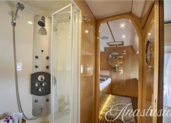 Catamaran Anastasia - bathroom - High Point Yachting