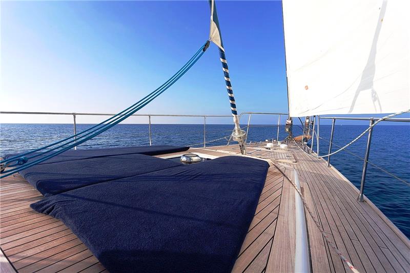 Myosotis sailing yacht based on Island of Ischia, ideal for comfortable exploring Southern Italy with a devoted crew - High Point Yachting