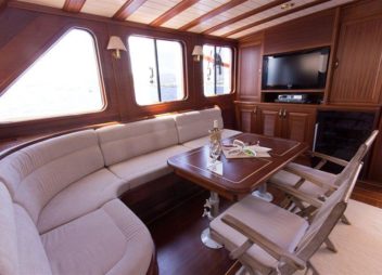 Turkey yacht charter Atalante salon