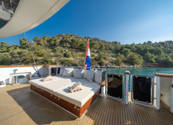 High Point Yachting - Navilux23_Navi_ext