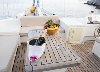 High Point Yachting - Serenity 7009_Flybridge