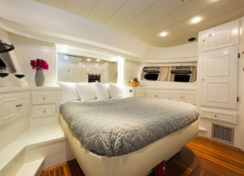 High Point Yachting - Serenity 7014_Master-Cabin