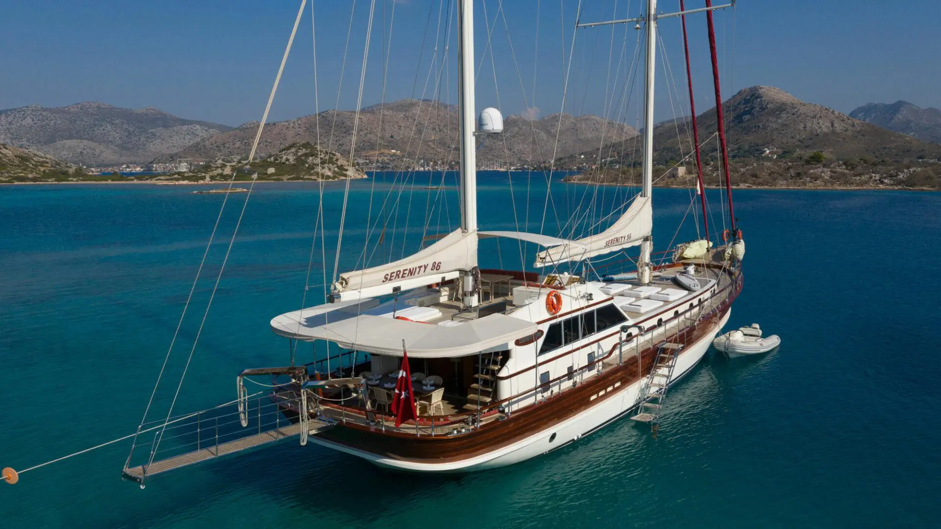 High Point Yachting - Serenity 8605_Exterior-3