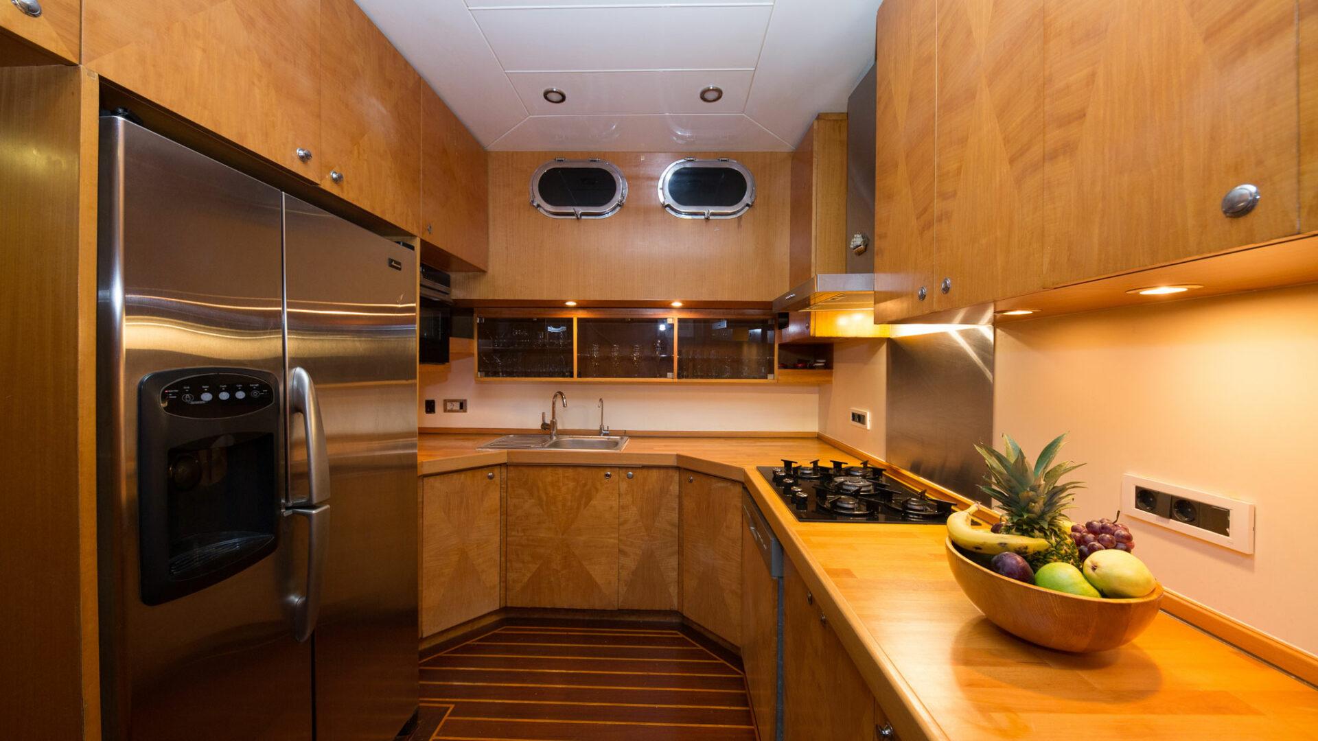 High Point Yachting - Serenity 8613_Galley-2