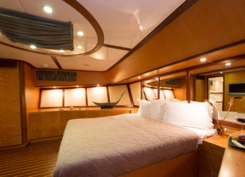 High Point Yachting - Serenity 8614_Master-Cabin-1