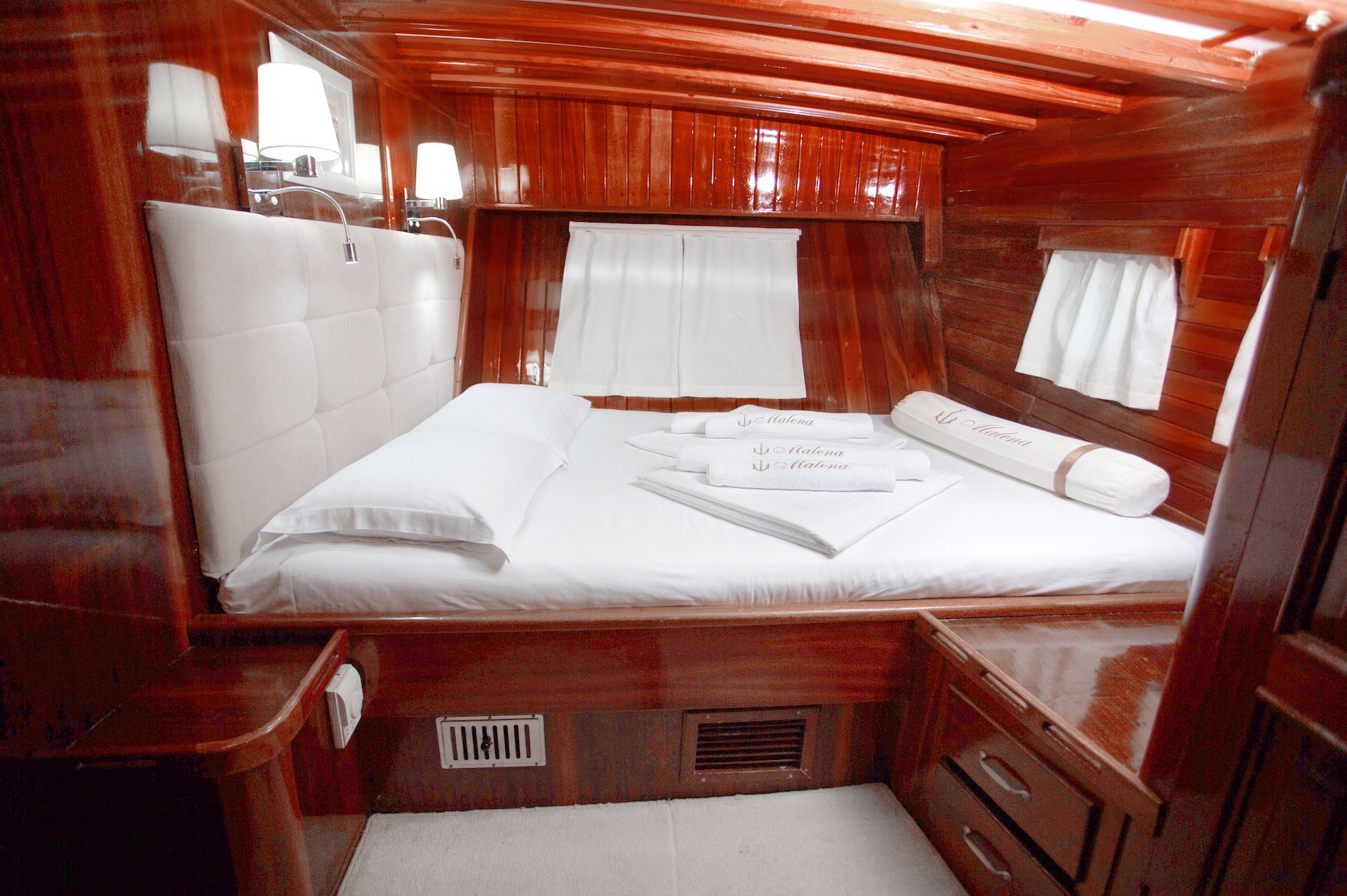 Adriatic yacht charter Malena cabin