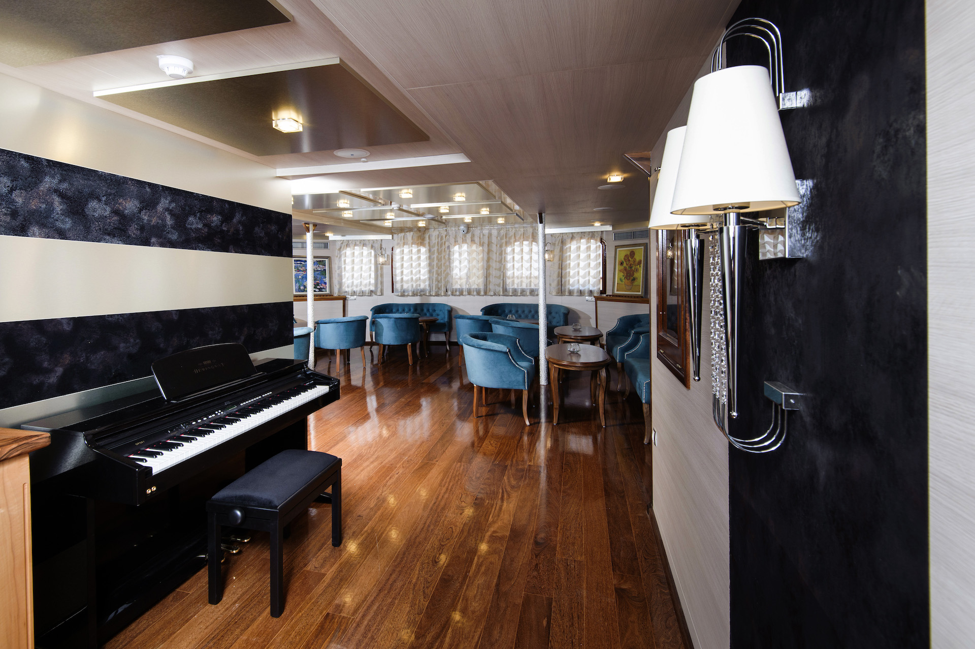 Casablanca gulet charter piano