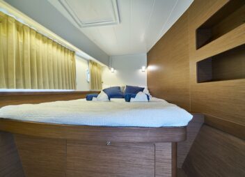 Catamaran Aura cabin