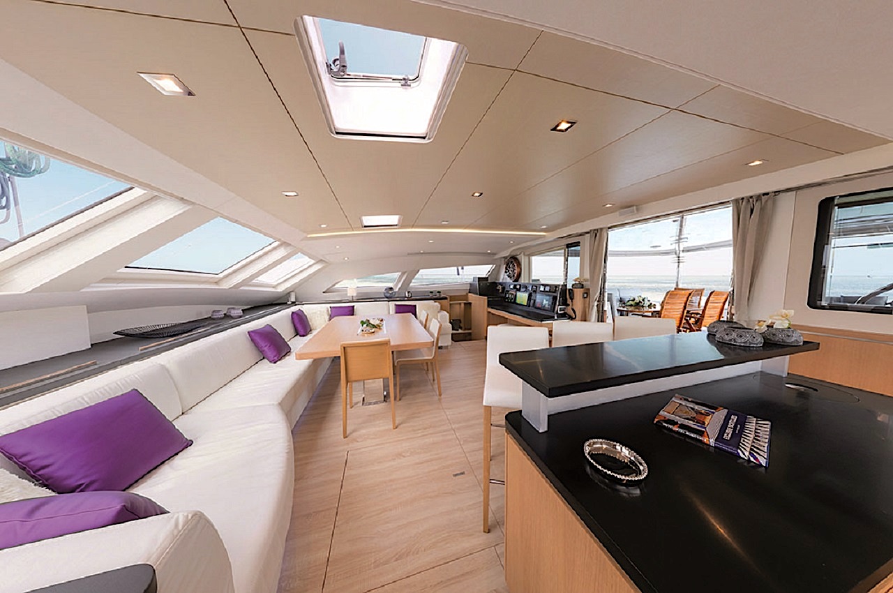 Catamaran NAMASTE interior salon