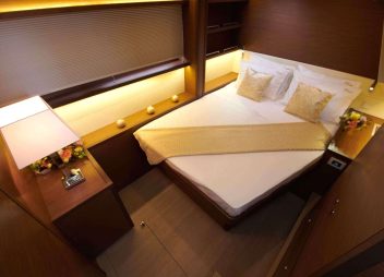 catamaran yacht charter Flo guest cabin