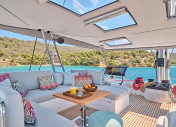 catamaran yacht charter Kimata flybridge