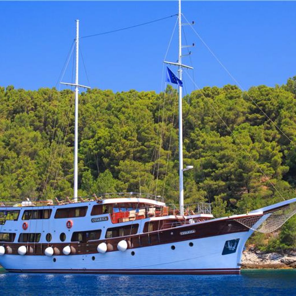 Crewed Yacht charter Gulet Cesarica