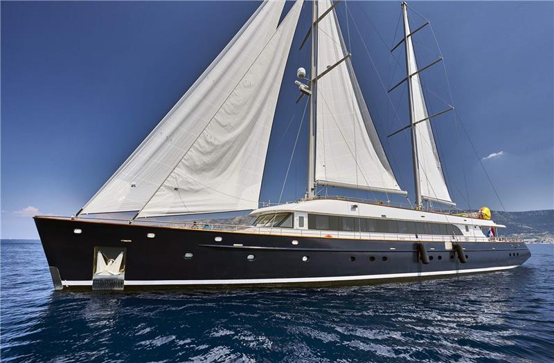 Crewed Yacht charter Gulet Dalmatino