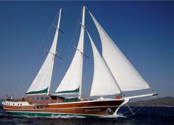 Crewed Yacht charter Gulet Ecce Navigo