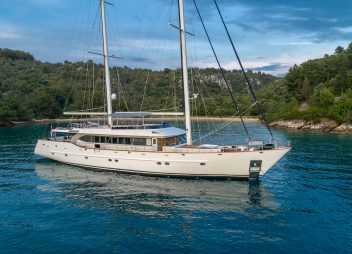 Crewed Yacht charter Gulet Navilux