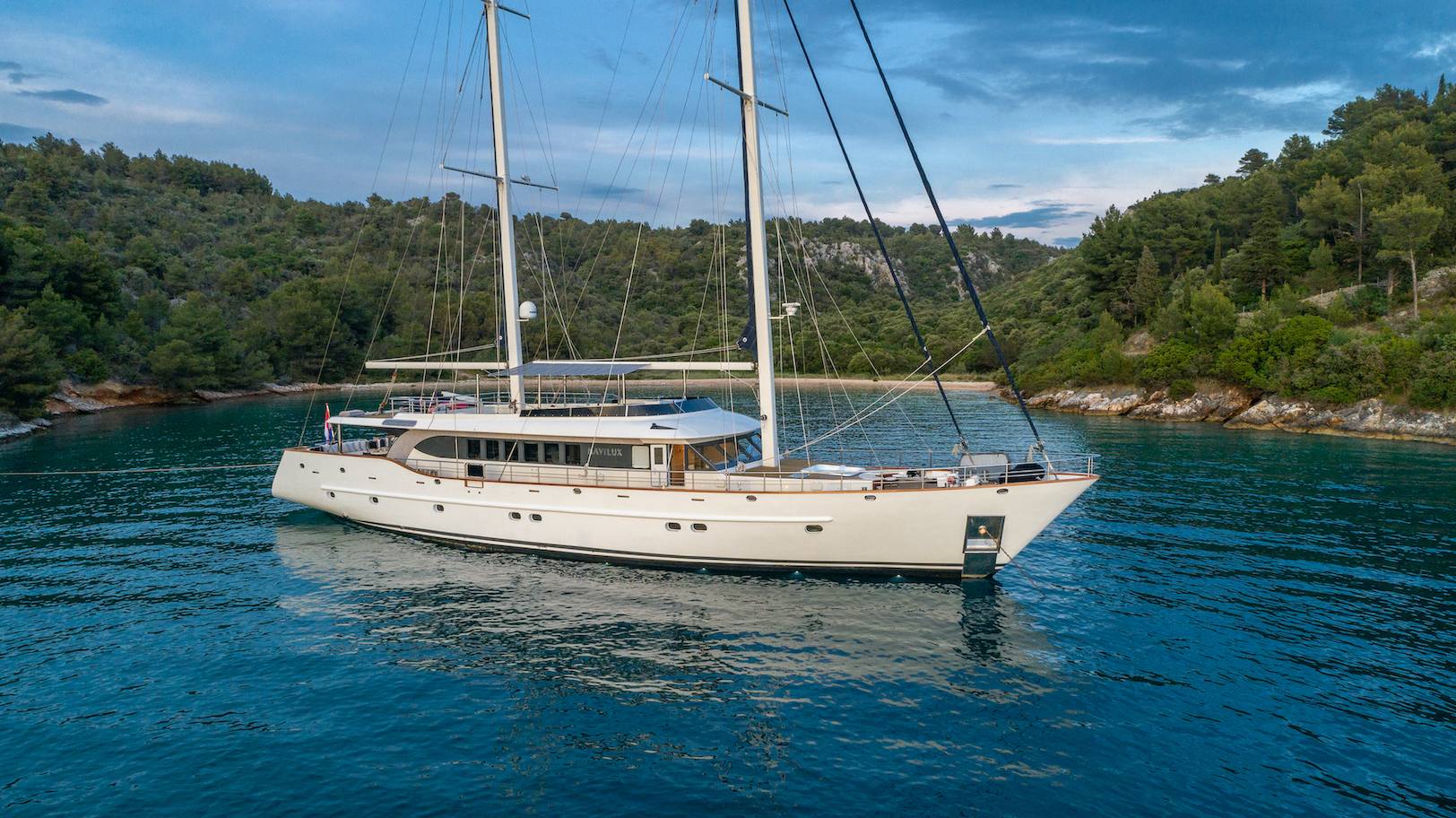 Crewed Yacht charter Gulet Navilux