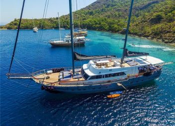 Crewed Yacht charter Gulet Virtuoso