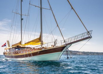 Croatia yacht charter Angelica sailing