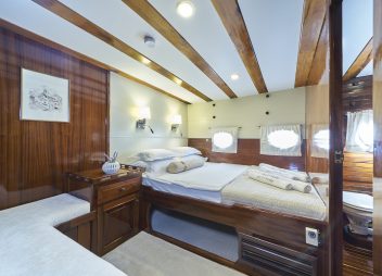 Croatia yacht charter Perla cabin