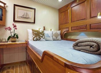 Croatia Columbia yacht charter twin cabin