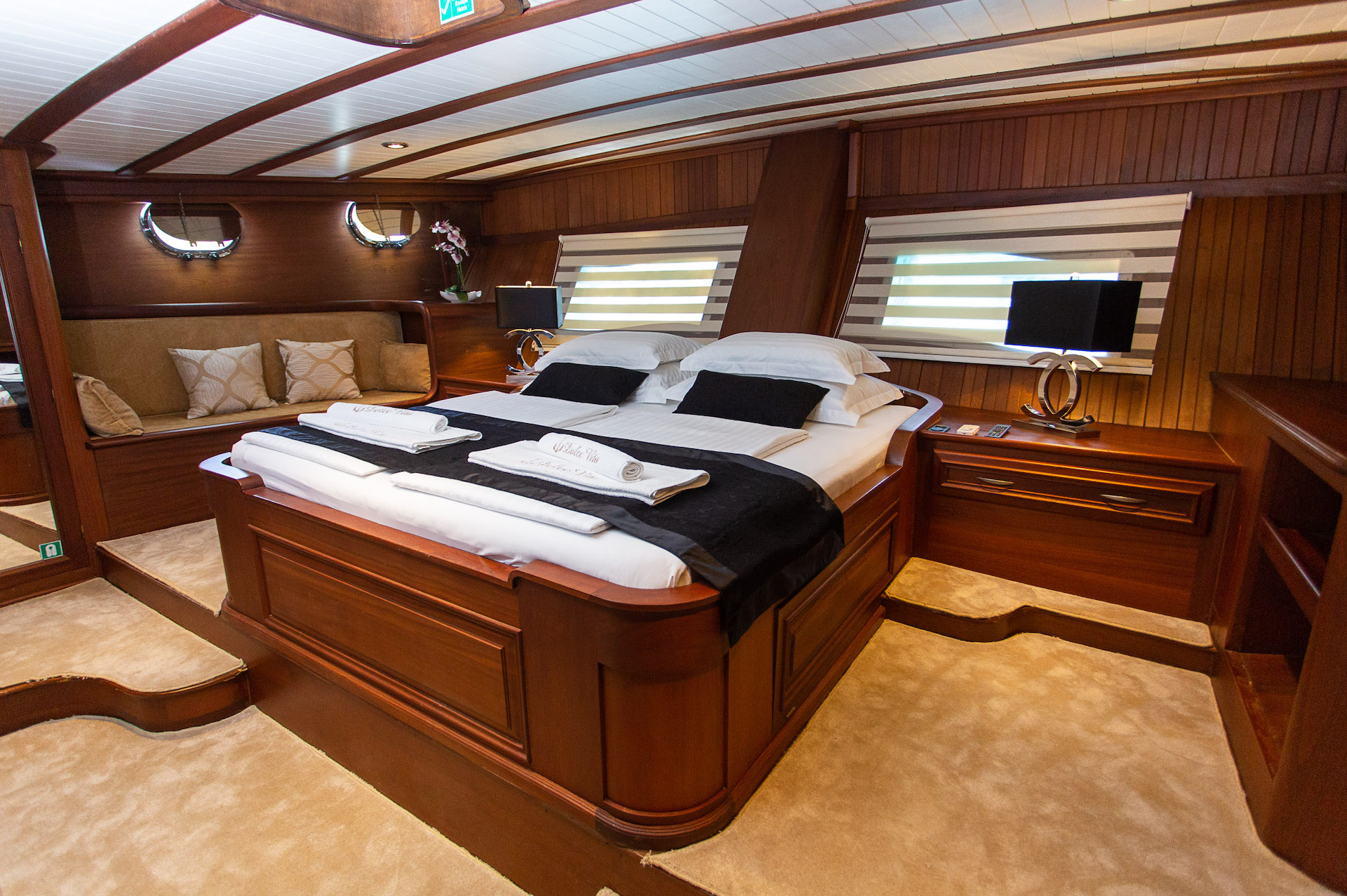 Croatian yacht charter Dolce Vita master cabin aft