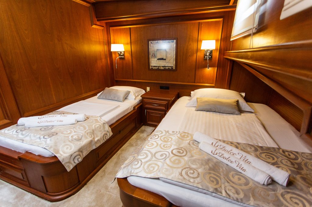 Croatian yacht charter Dolce Vita twin cabin