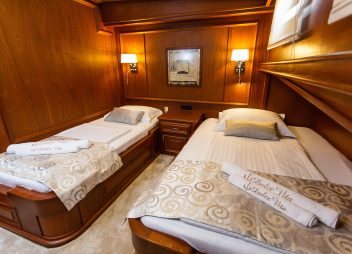 Croatian yacht charter Dolce Vita twin cabin