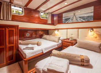 Croatian yacht charter Kadena twin cabin