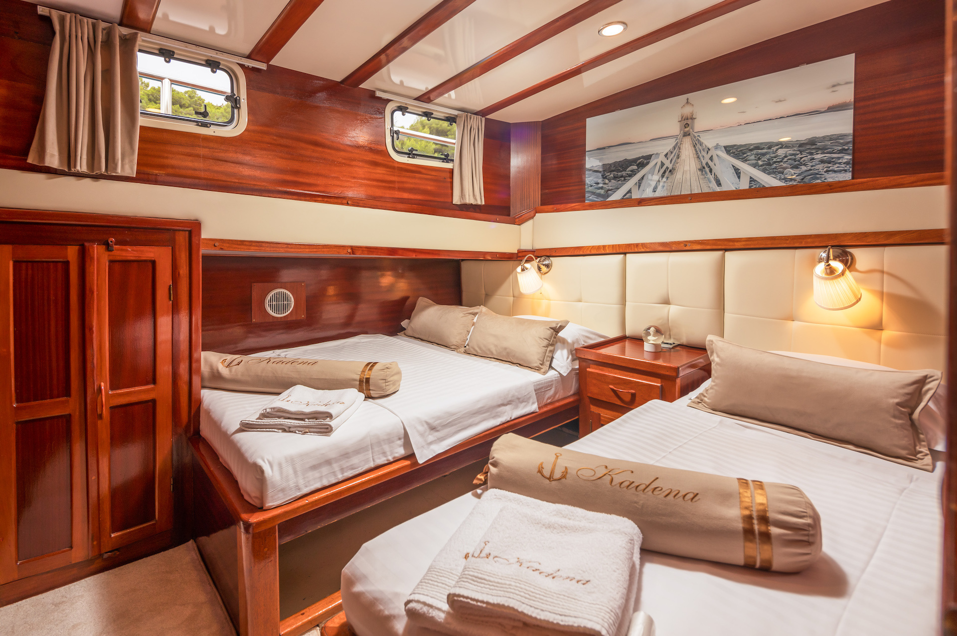 Croatian yacht charter Kadena twin cabin