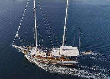 Croatian yacht charter Perla sailing