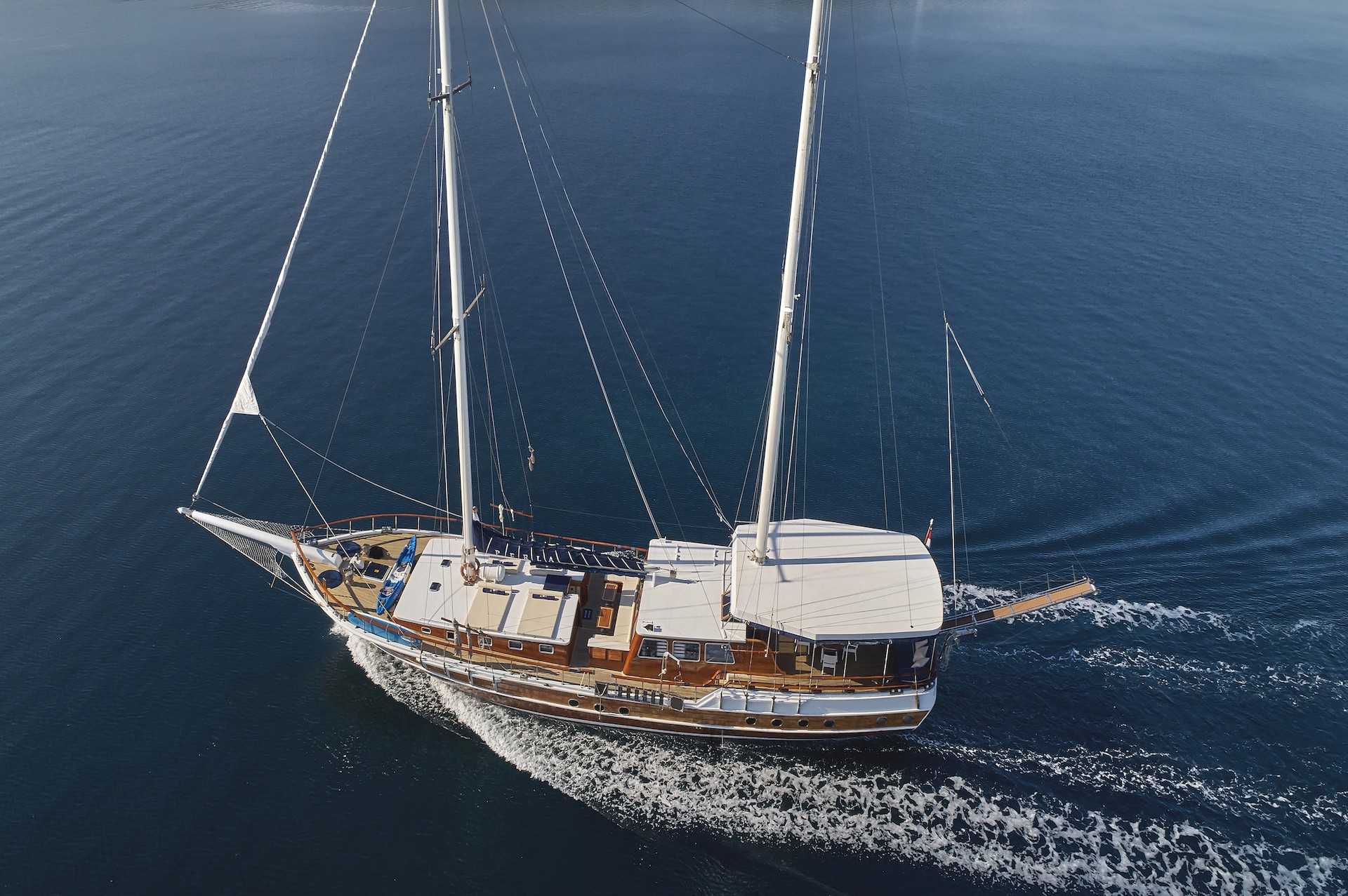 Croatian yacht charter Perla sailing