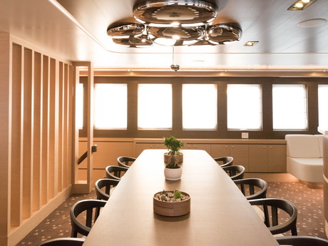 Dining area sailing yacht Aiaxaia