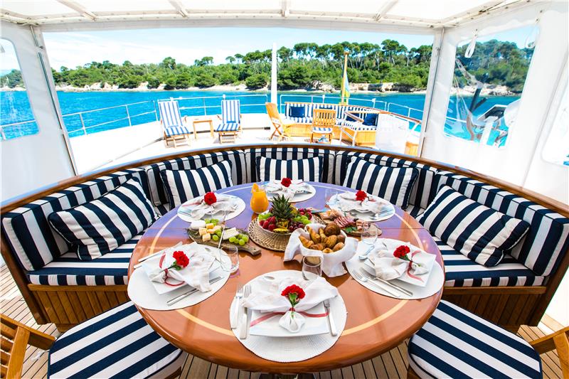 Gourmet yacht charters in the Caribbean