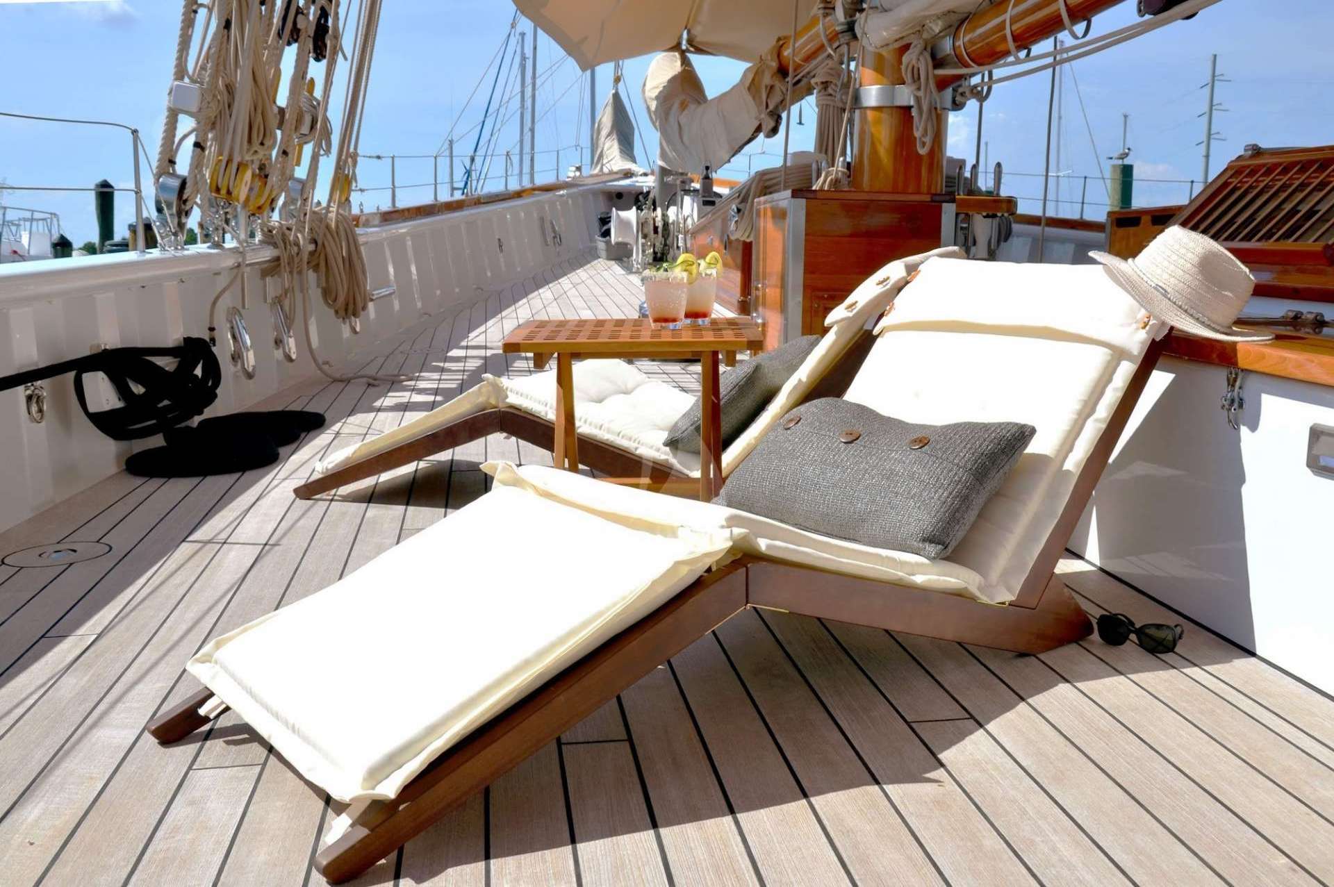 gulet charter Columbia deck