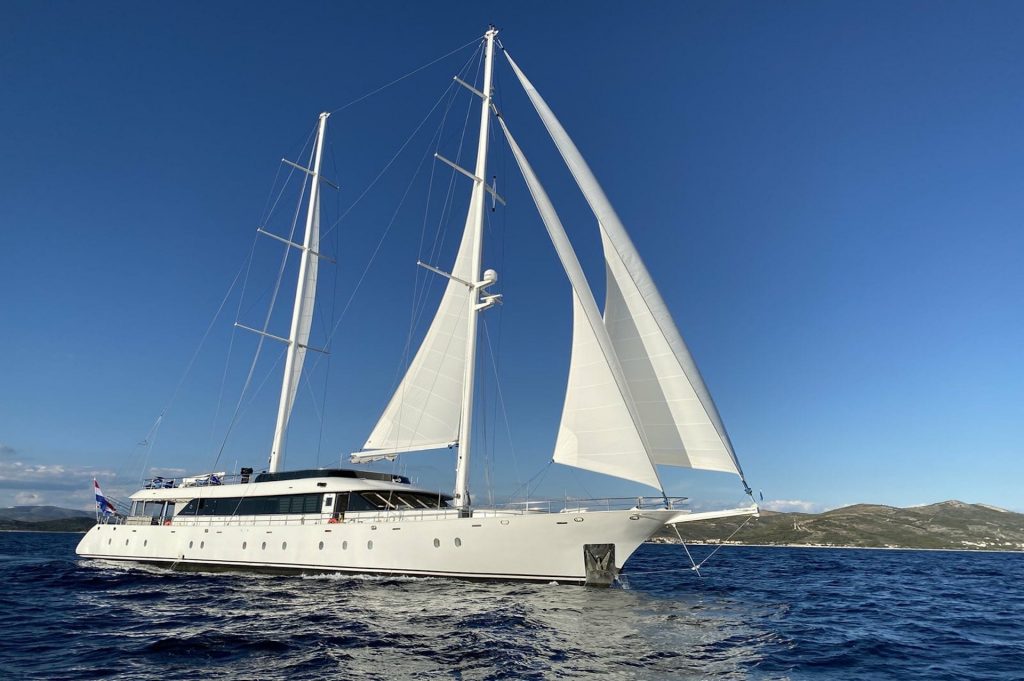 gulet luxury yacht charter Aurum Sky