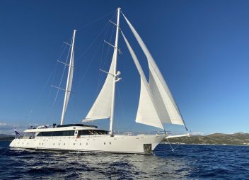 gulet luxury yacht charter Aurum Sky