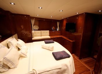gulet yacht charter Didi cabin seating