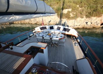 gulet yacht charter Didi dining