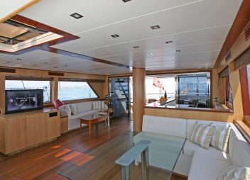 gulet yacht charter Getaway saloon