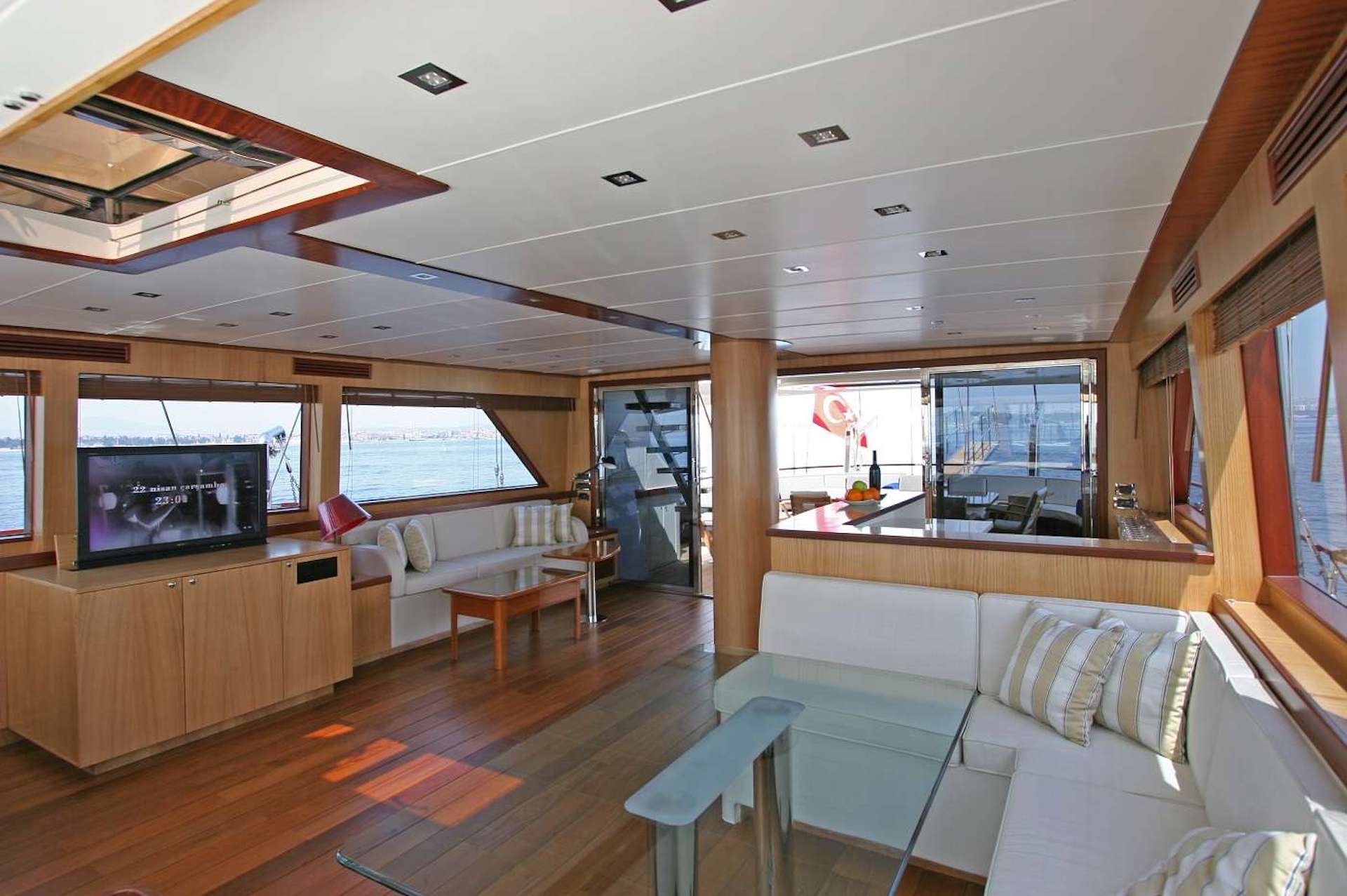 gulet yacht charter Getaway saloon