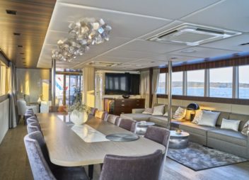 Lauxury yacht Dalmatino salon