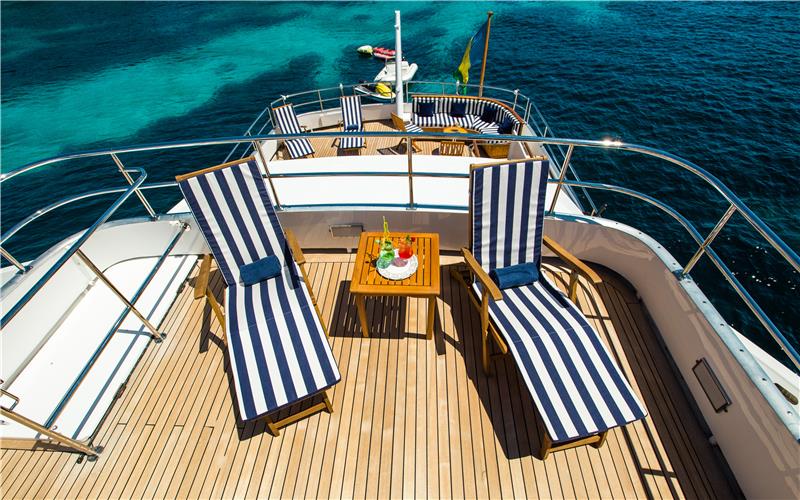 Lounging area yacht Star of the Sea