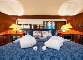 Luxury Classic Benetti Master cabin