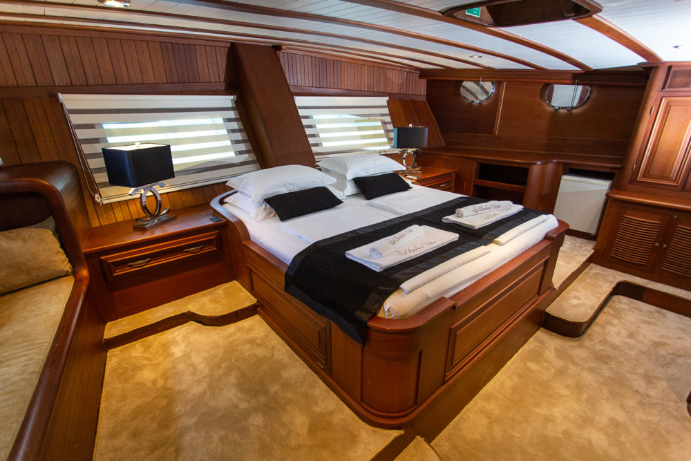 Luxury master cabin gulet Dolce Vita