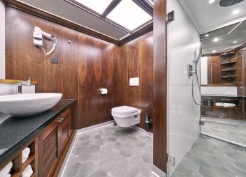 luxury sailing yacht charter Lady Gita bathroom