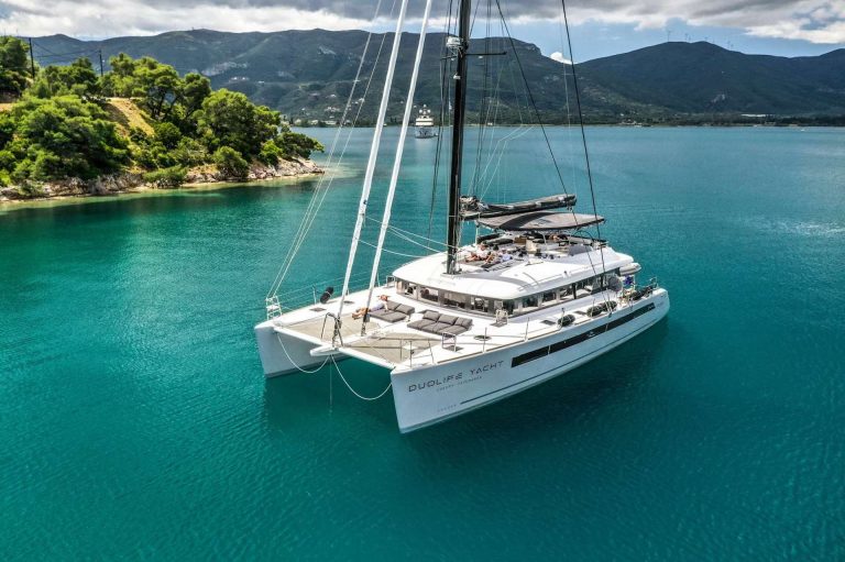 luxury yacht charter Duolife