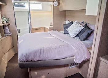 luxury yacht charter Island Hoppin cabin